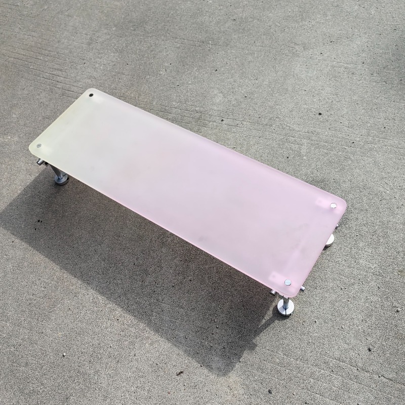 ‌Aesthetic Pink Gradient Acryl - đánh giá và giá Desk Setup Living Room